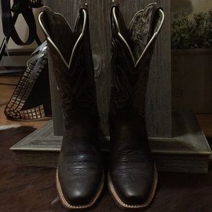 Women’s Ariat Boot Sz 6.5B.